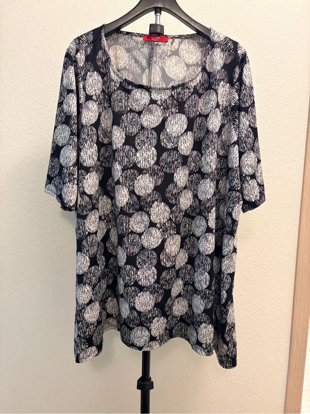 Cyrus Black and White Short-Sleeve Patterned Tunic